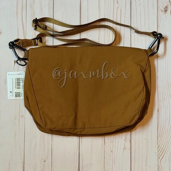 NWT Lululemon All Night Festival Bag 5L Burnt Caramel - Picture 2 of 10